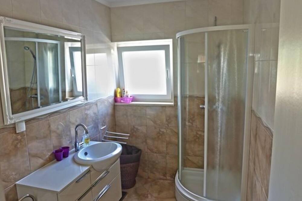 Photo of Bathroom in Mocici