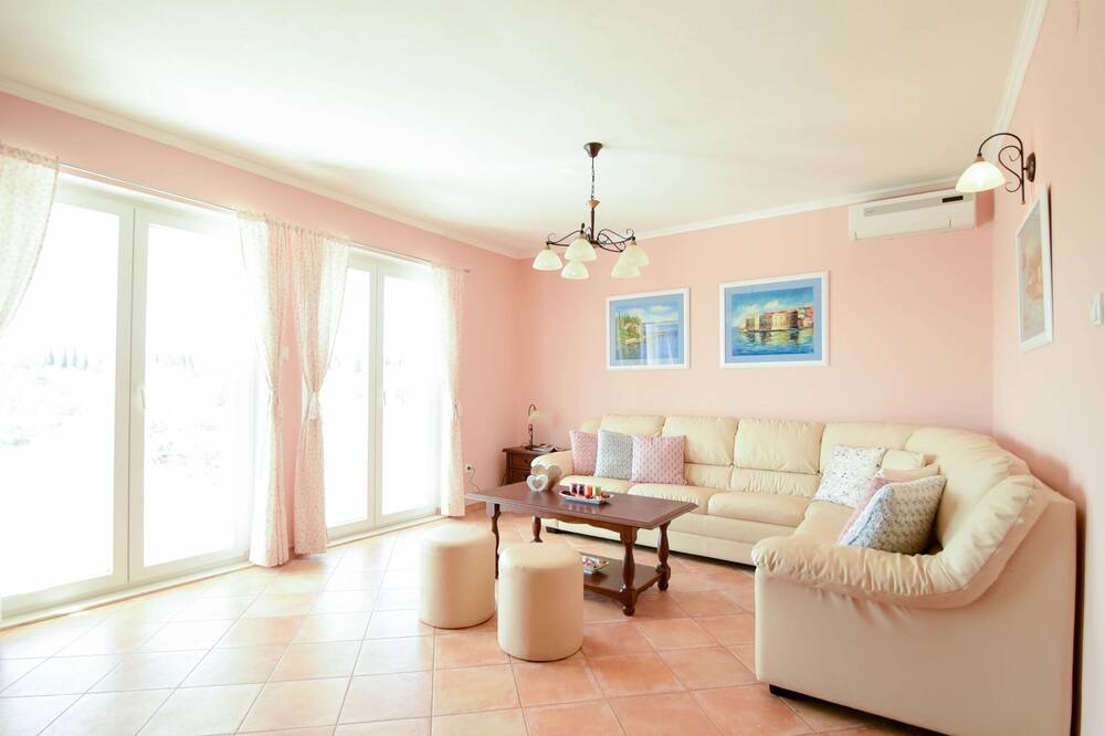 Photo of Livingroom in Mocici
