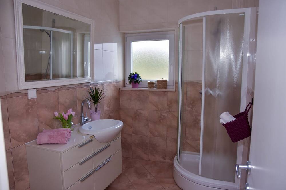 Photo of Bathroom in Mocici