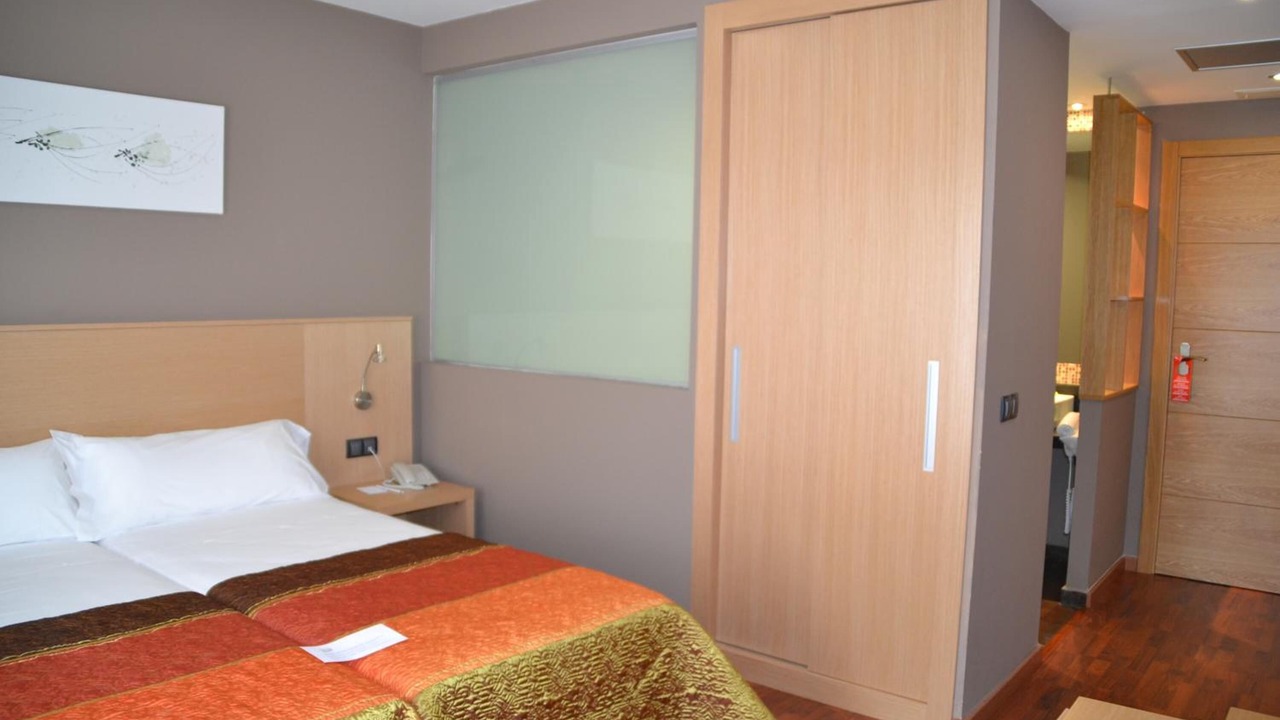 Photo of Bedroom in Flix