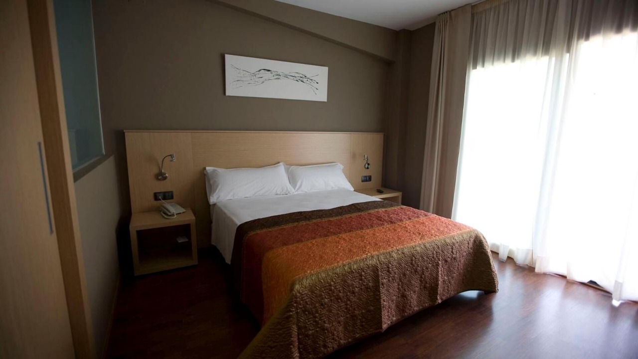 Photo of Bedroom in Flix