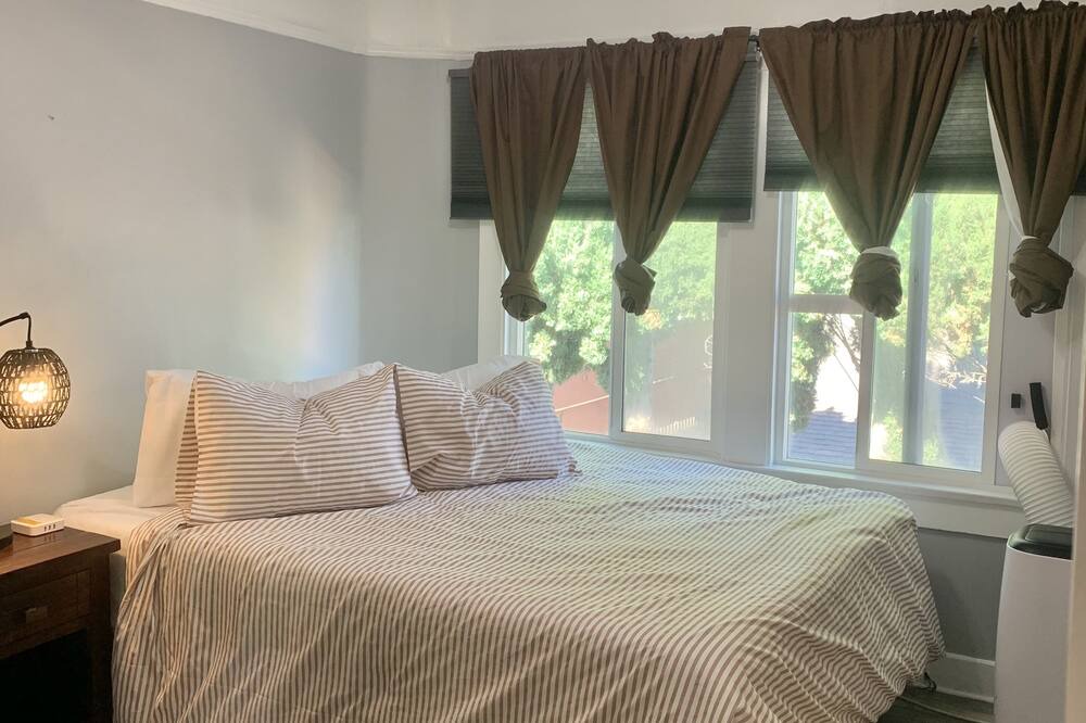 Photo of Bedroom in West Hollywood