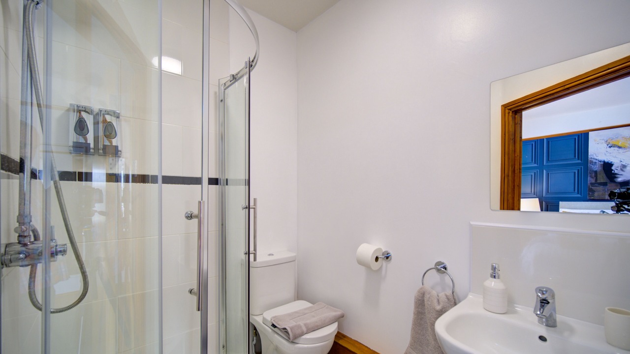 Photo of Bathroom in Margam