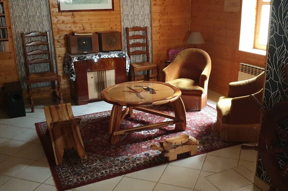 Photo of Livingroom in Jujurieux
