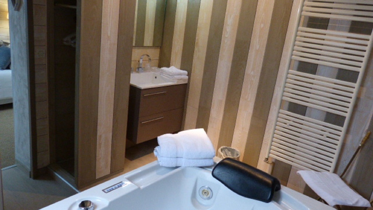 Photo of Bathroom in Saint-Etienne-au-Mont