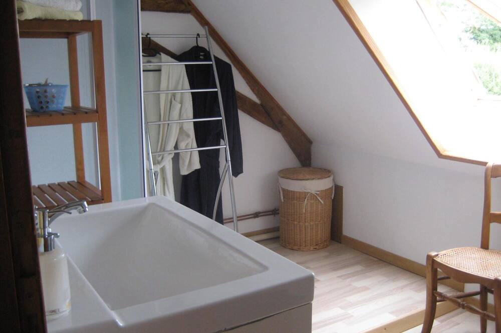 Photo of Bathroom in Verneix