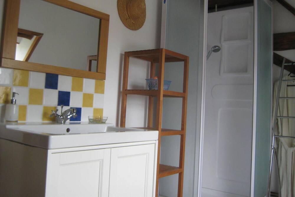 Photo of Bathroom in Verneix