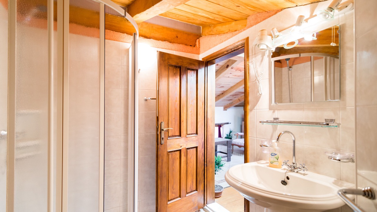 Photo of Bathroom in Bratulici
