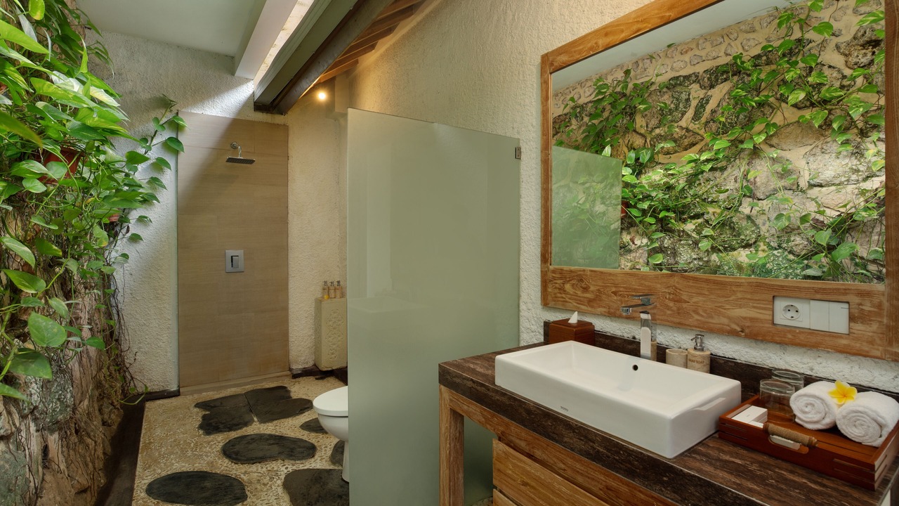 Photo of Bathroom in Mushroom Bay