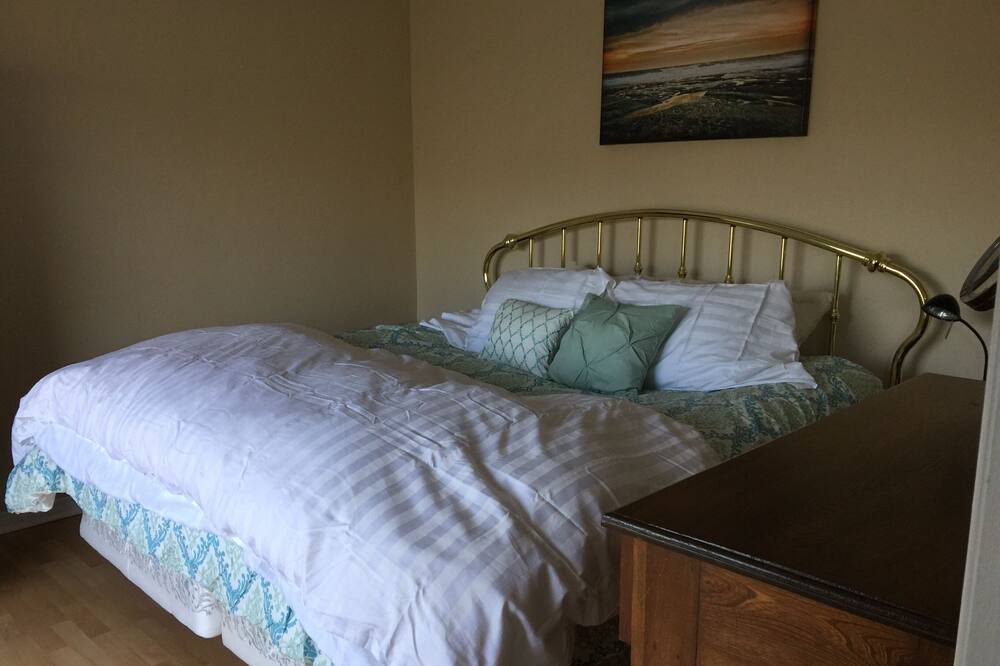 Photo of Bedroom in Bracebridge