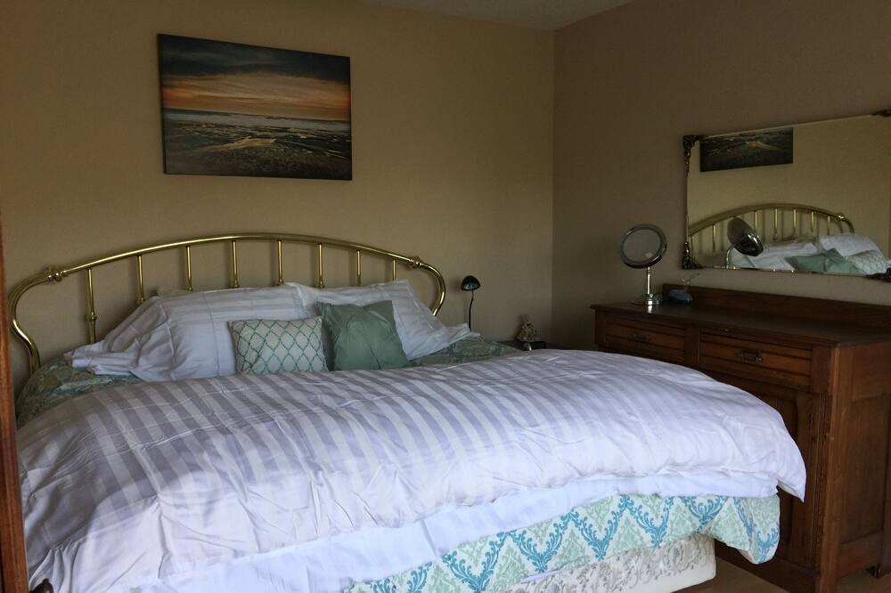 Photo of Bedroom in Bracebridge
