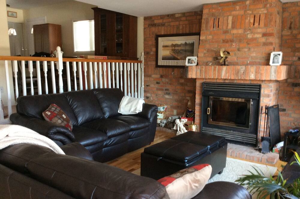 Photo of Bedroom in Bracebridge