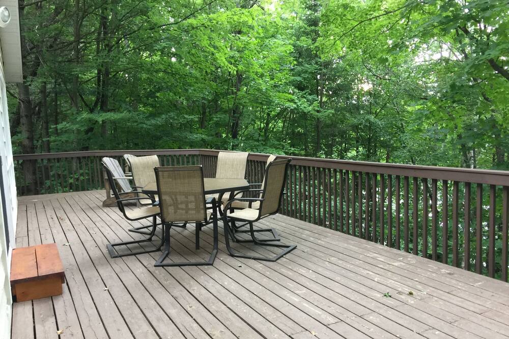 Photo of Patio Balcony in Bracebridge