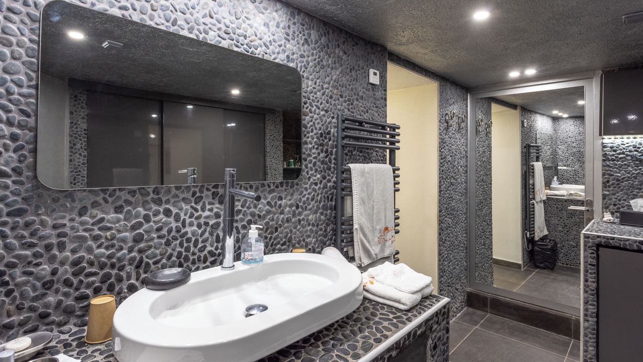 Photo of Bathroom in Six-Fours-les-Plages
