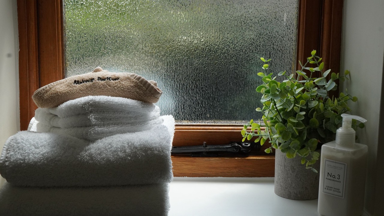 Photo of Others in Hook