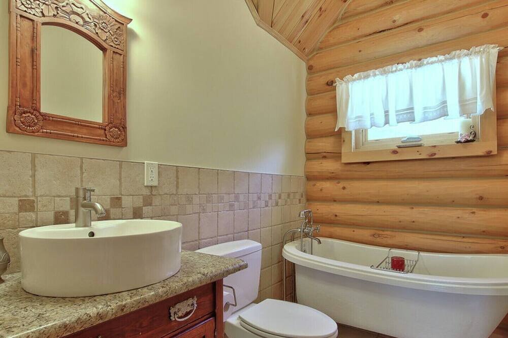 Photo of Bathroom in Saint-Faustin-Lac-Carre
