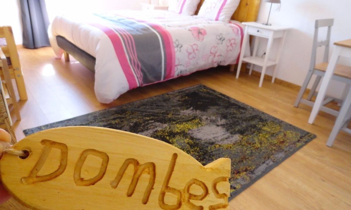 Photo of Bedroom in Saint-Trivier-sur-Moignans