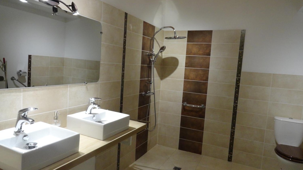 Photo of Others in Saint-Trivier-sur-Moignans