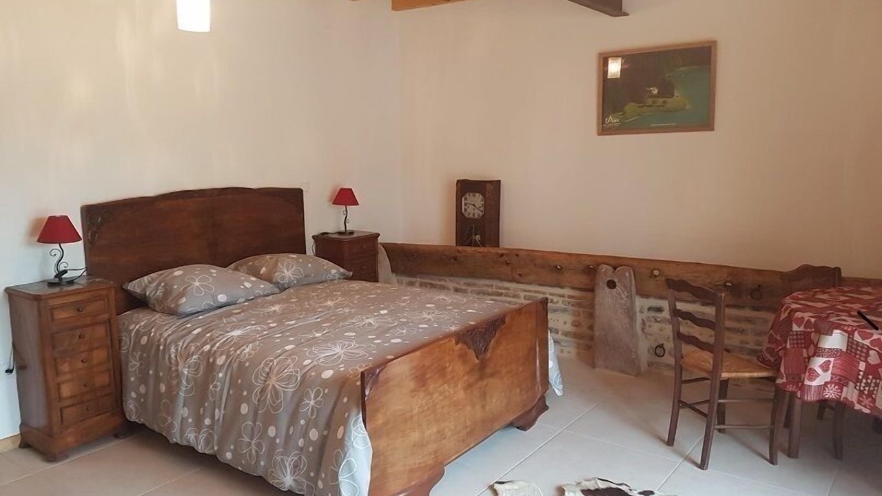 Photo of Bedroom in Saint-Trivier-sur-Moignans