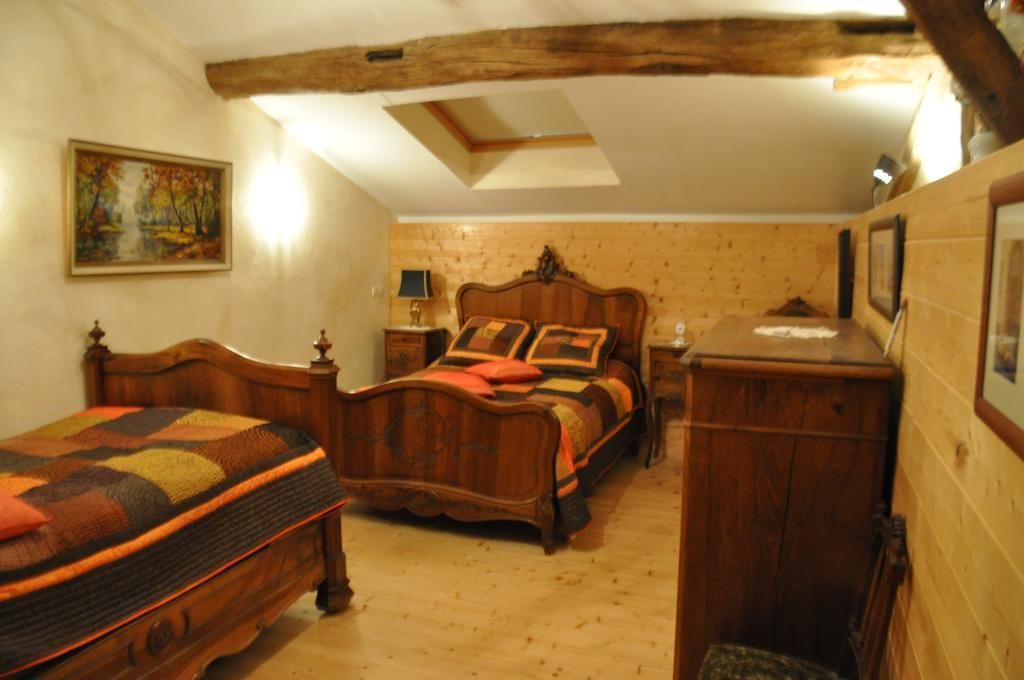 Photo of Bedroom in Saint-Trivier-sur-Moignans