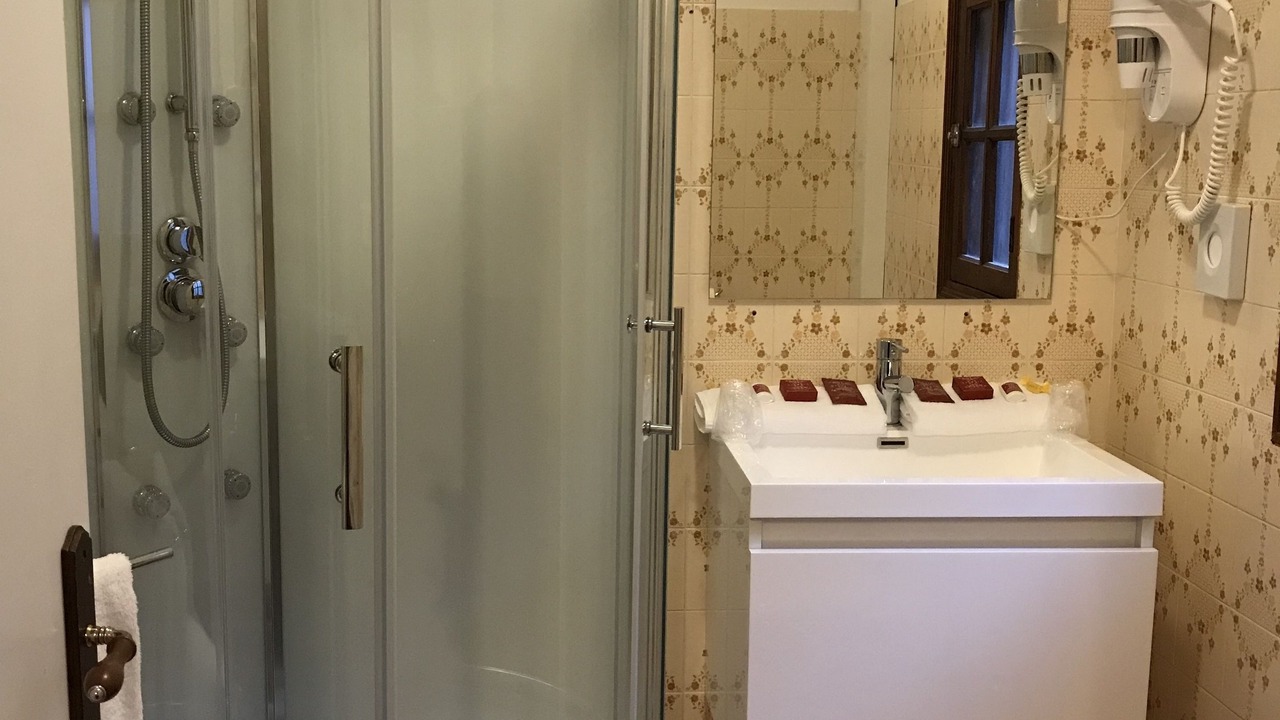 Photo of Bathroom in Cordes-sur-Ciel