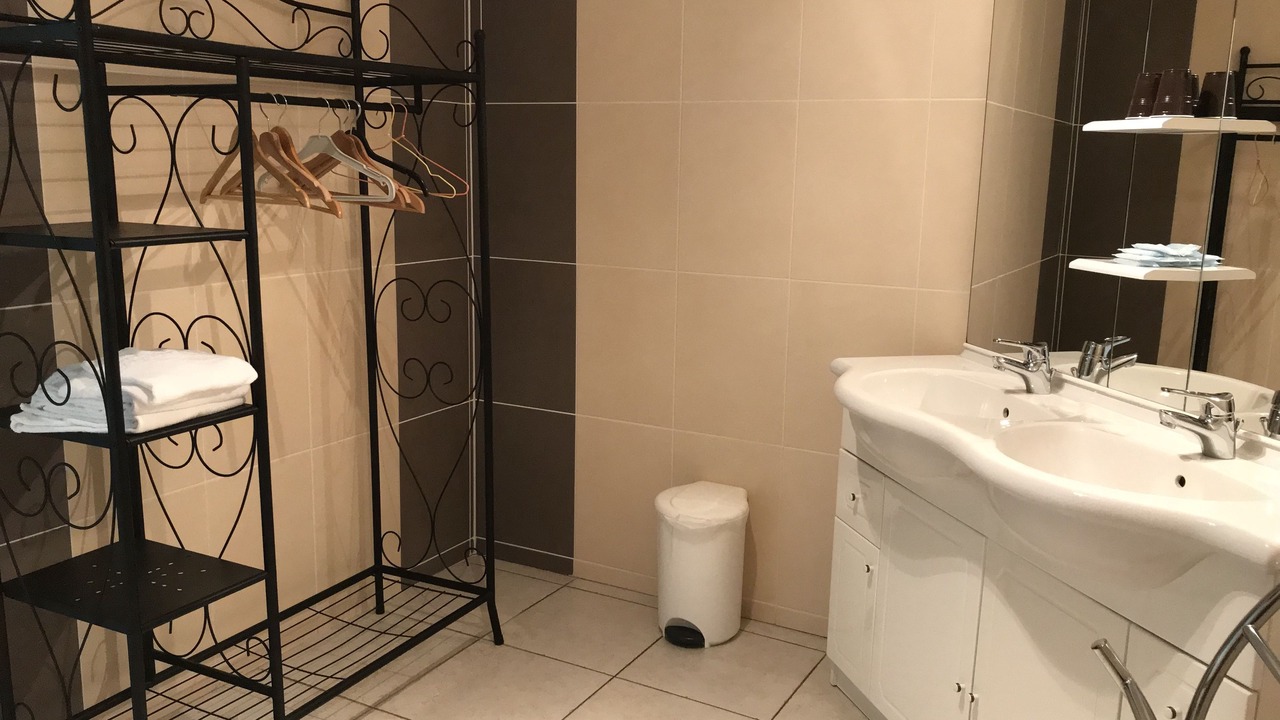 Photo of Bathroom in Commelle-Vernay