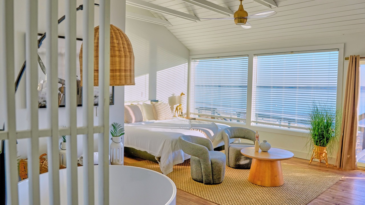 Photo of Bedroom in Aquebogue