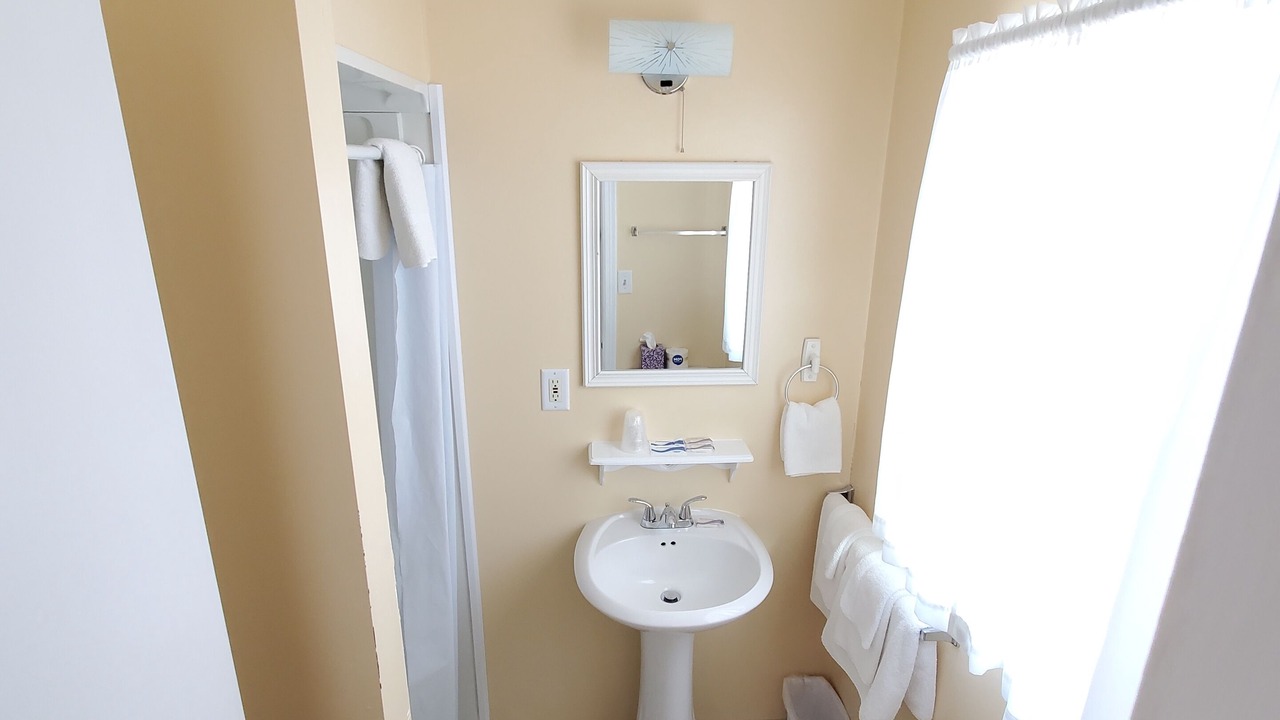 Photo of Bathroom in Honor
