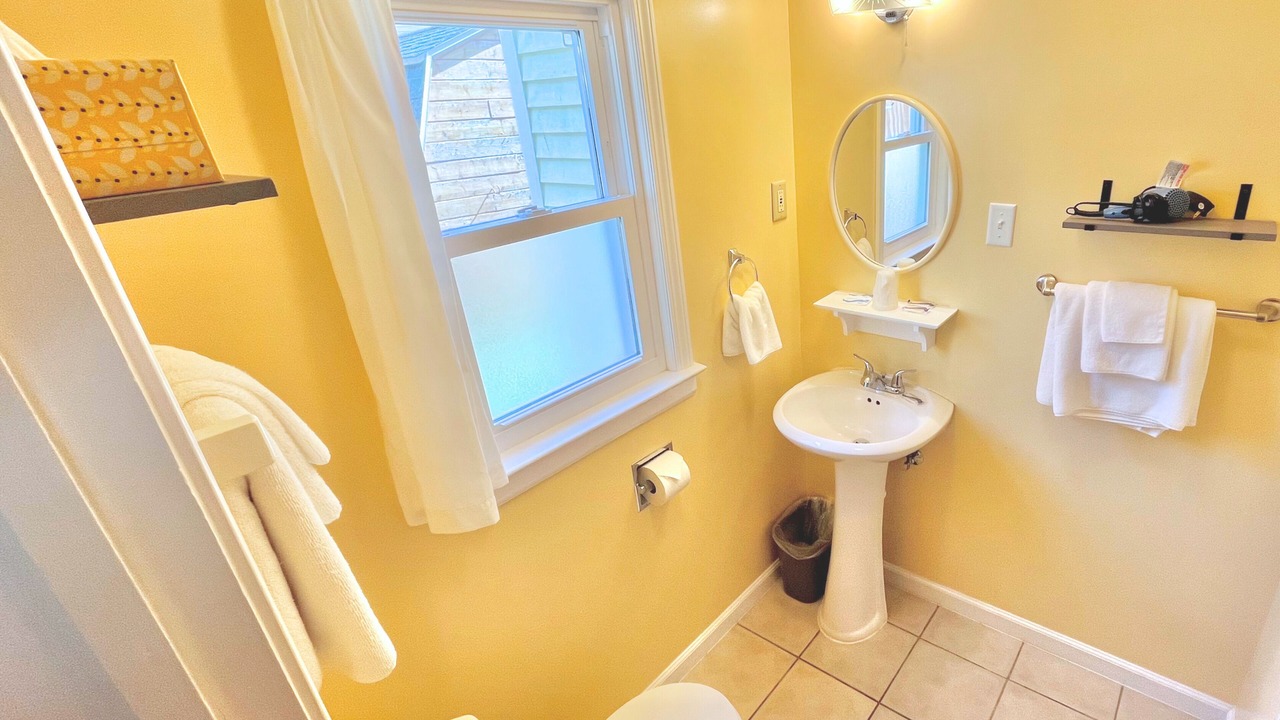 Photo of Bathroom in Honor