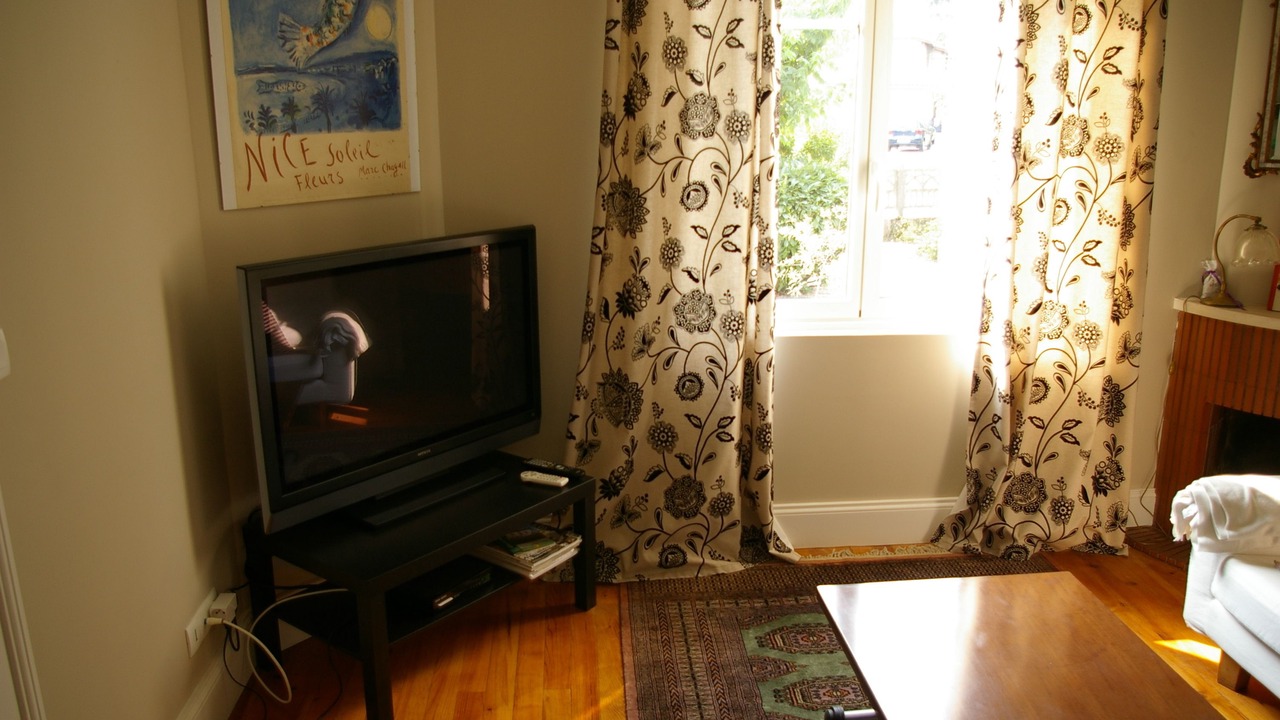 Photo of Others in Valence