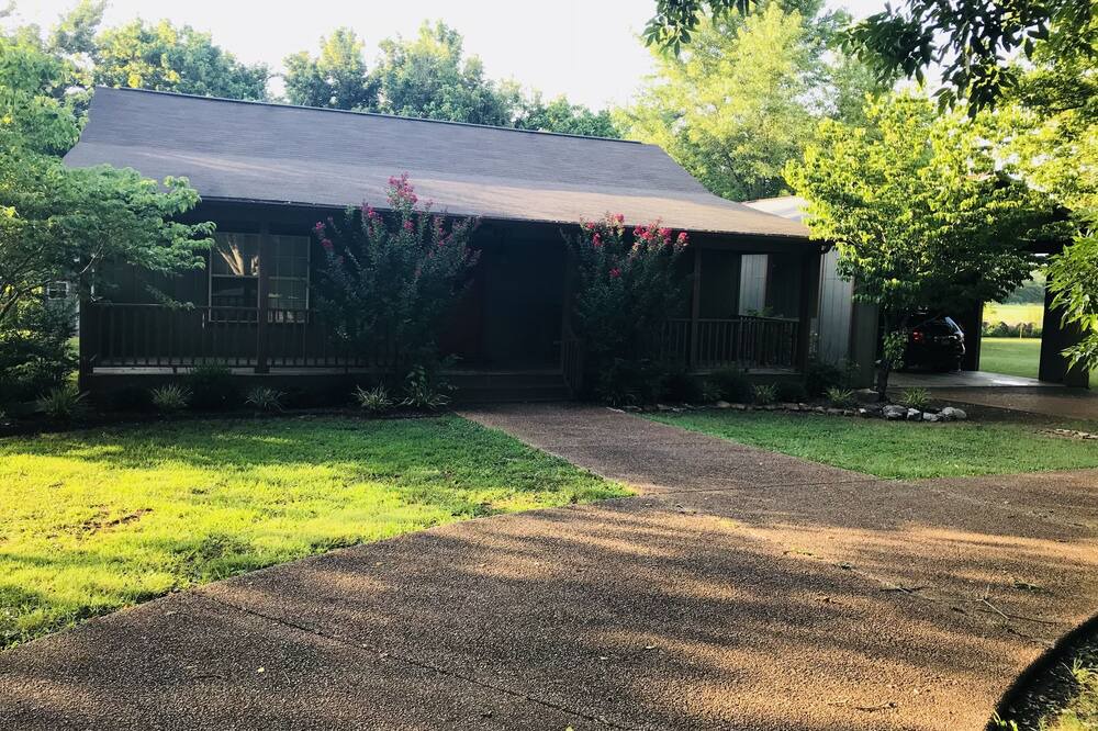 Photo of Outdoor in Boswell