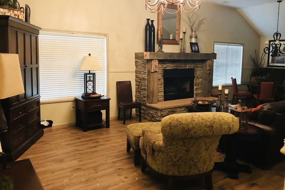 Photo of Livingroom in Boswell