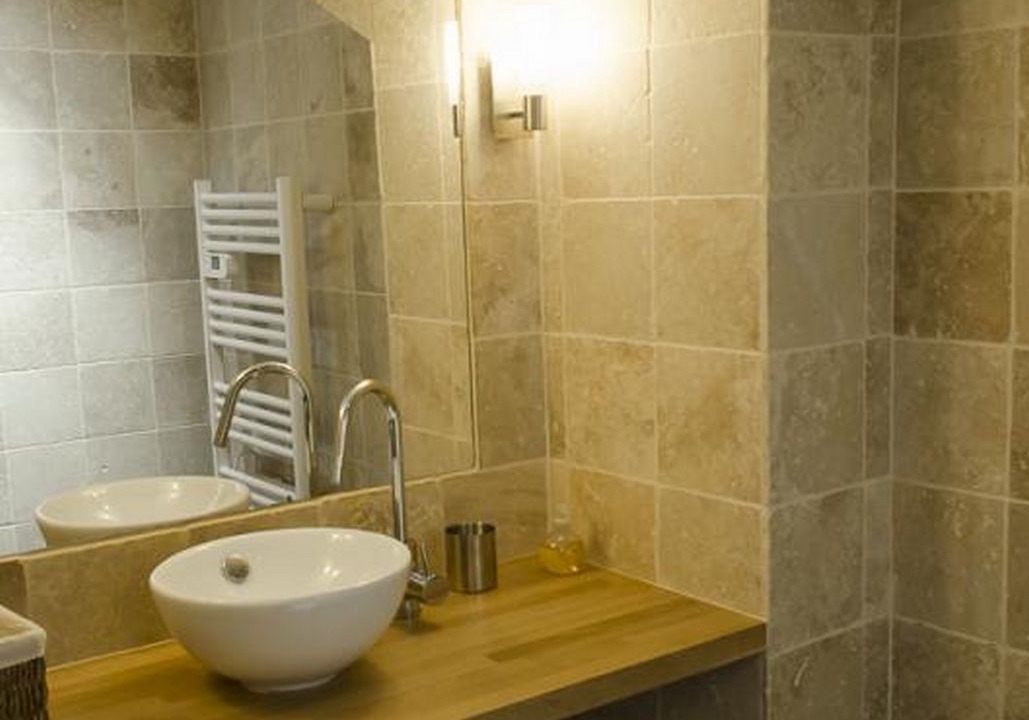 Photo of Bathroom in Villieu-Loyes-Mollon