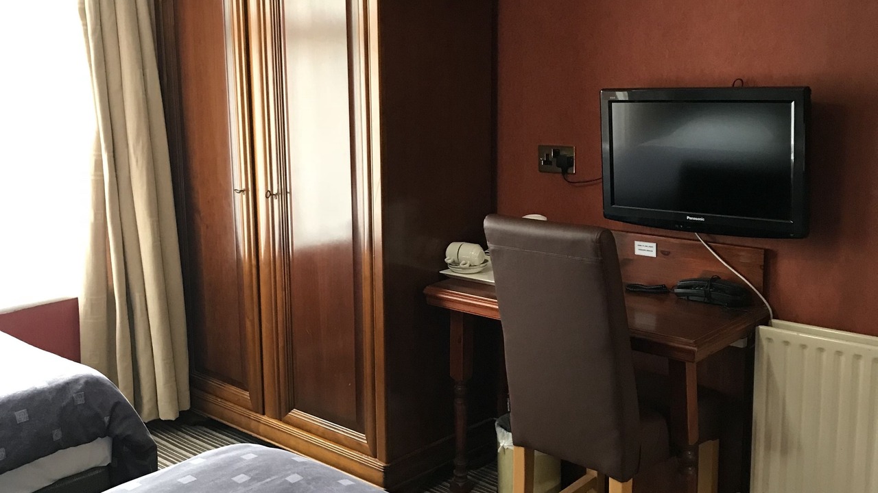 Photo of Bedroom in Tolworth