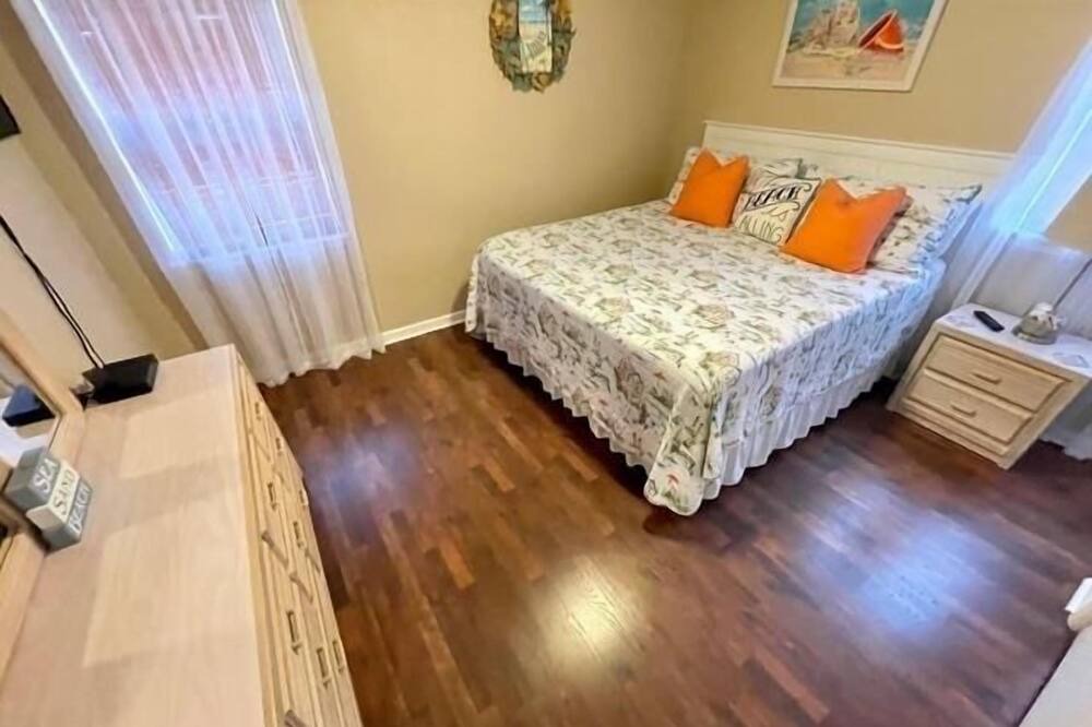 Photo of Bedroom in Surfside Beach