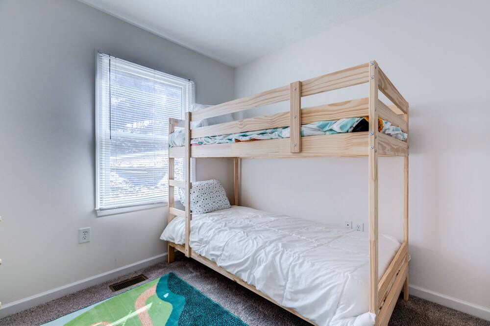 Photo of Bedroom in Massanutten