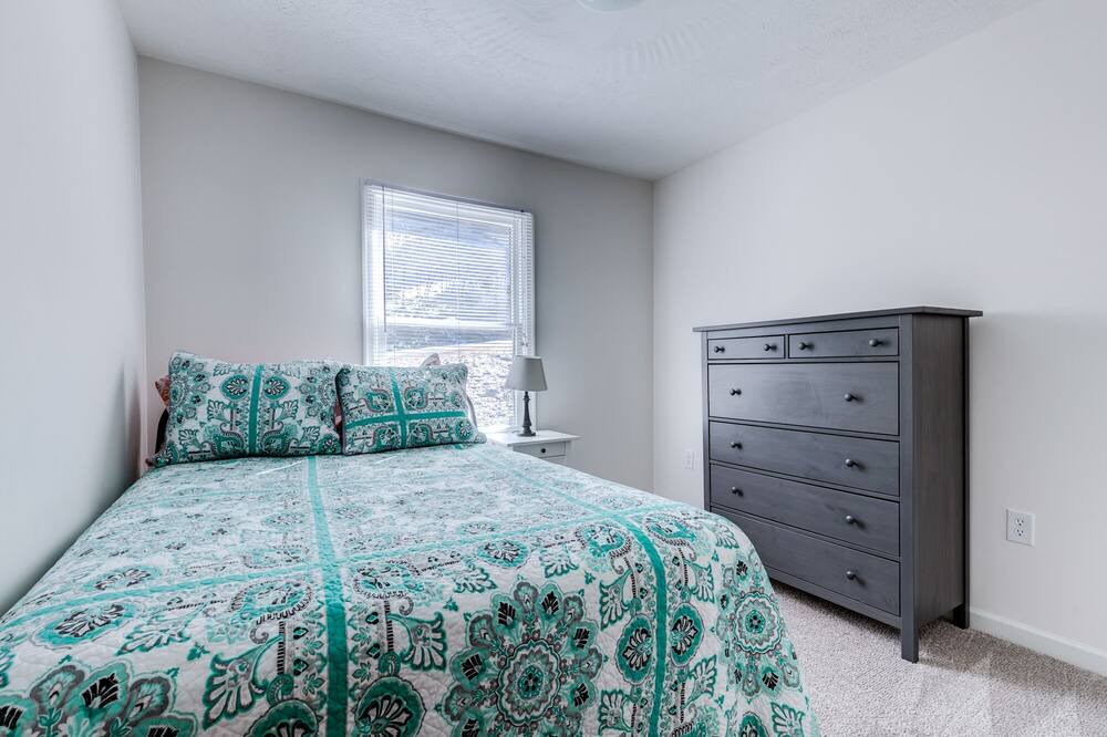 Photo of Bedroom in Massanutten
