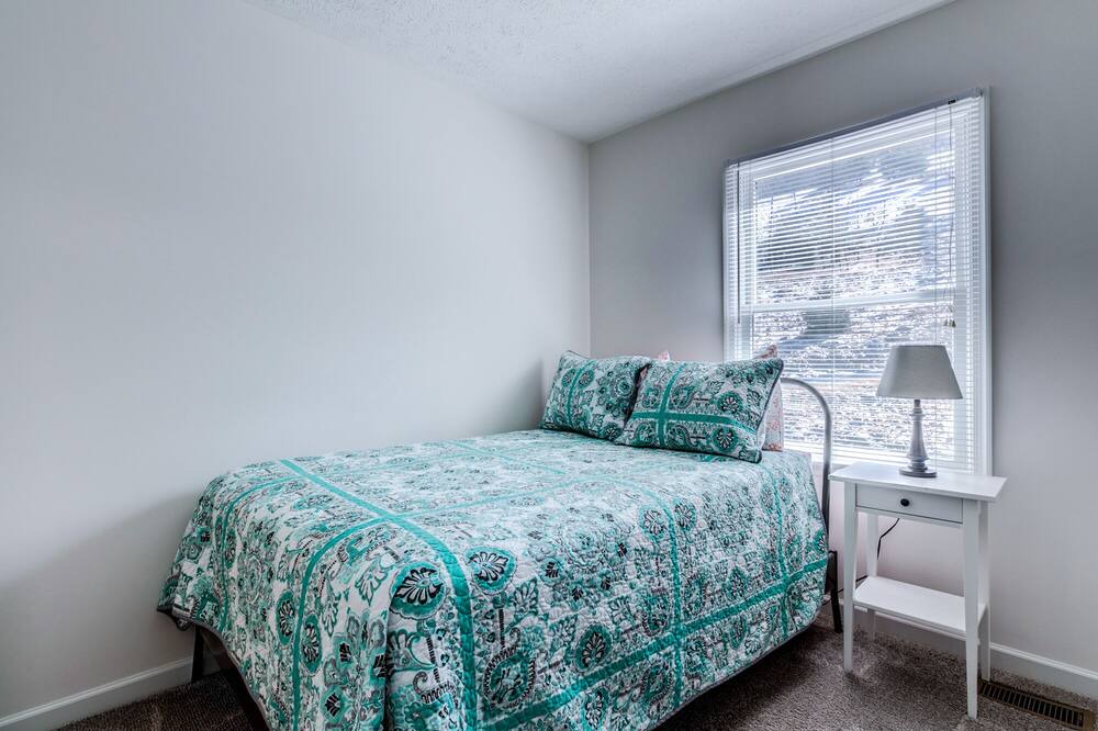 Photo of Bedroom in Massanutten