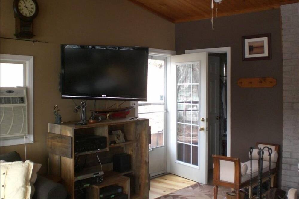 Photo of Livingroom in North Kawartha