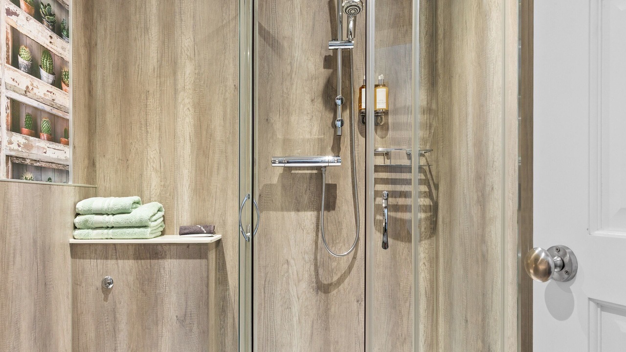 Photo of Bathroom in Maenporth