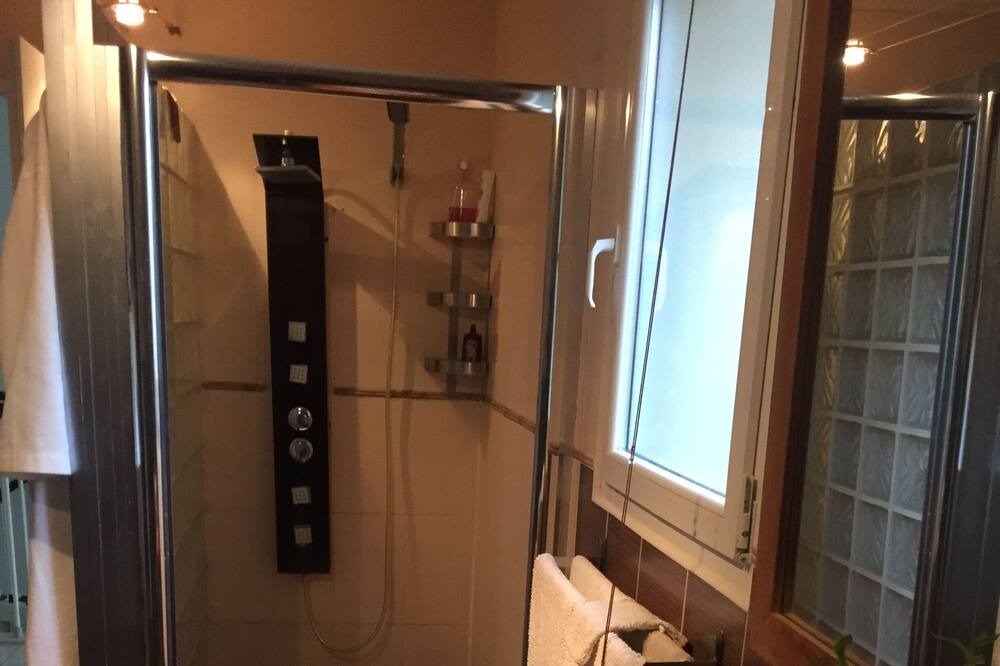 Photo of Bathroom in Lagnieu