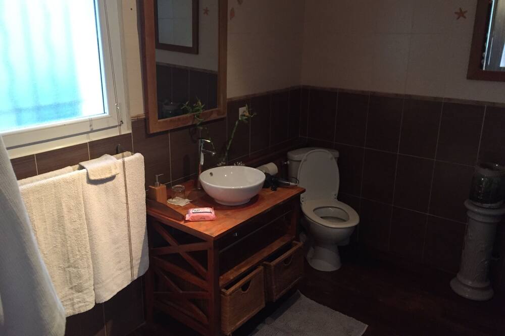 Photo of Bathroom in Lagnieu