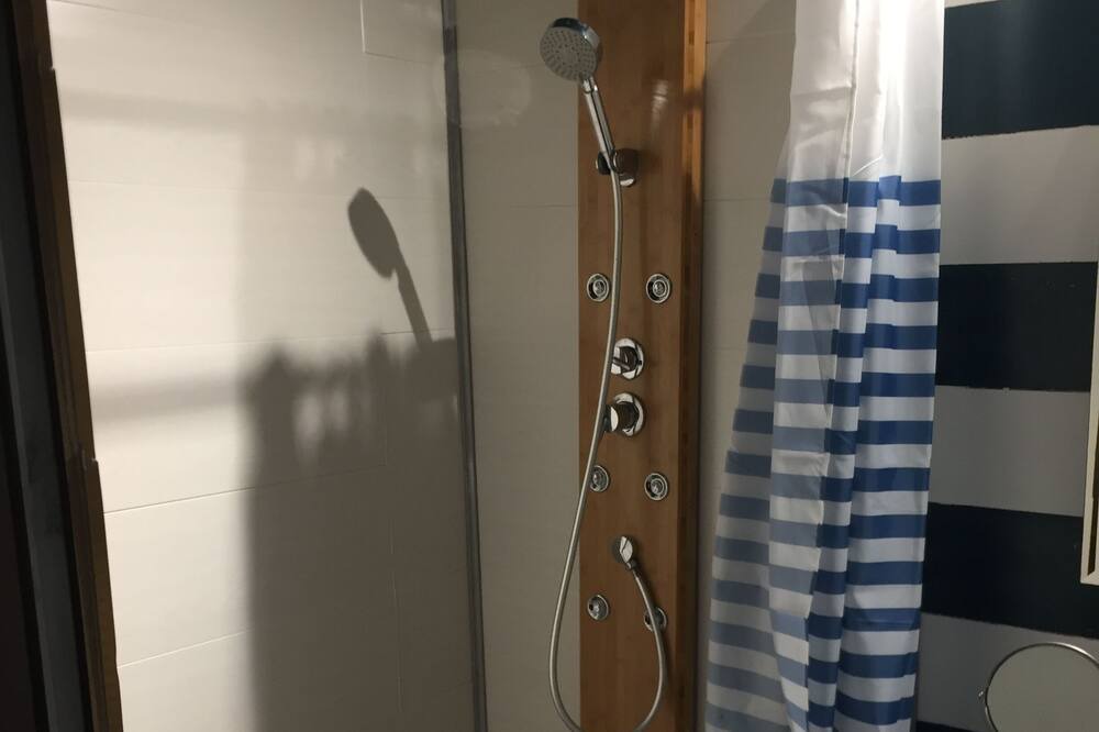 Photo of Bathroom in Lagnieu