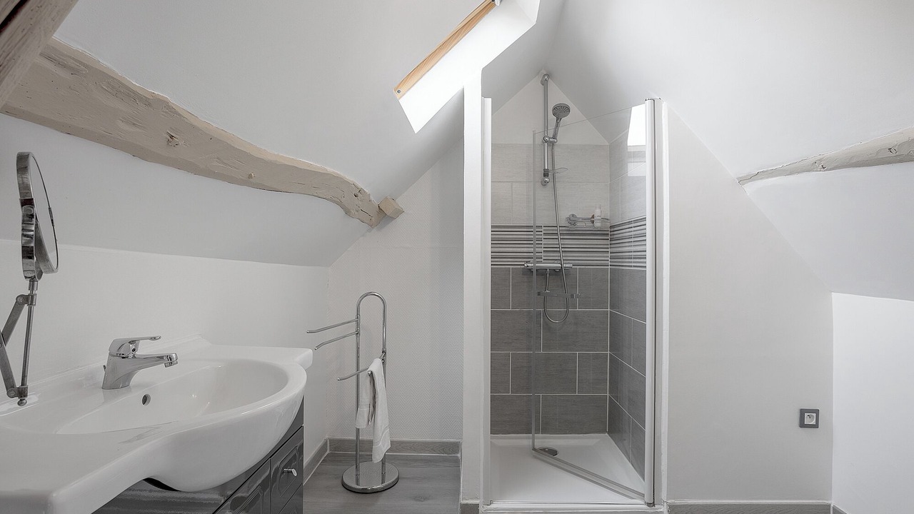 Photo of Bathroom in Allonne