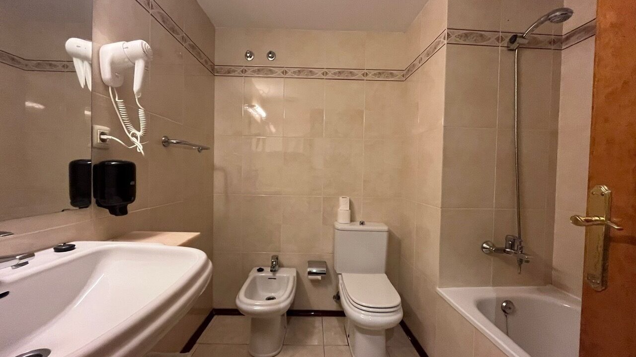 Photo of Bathroom in Les