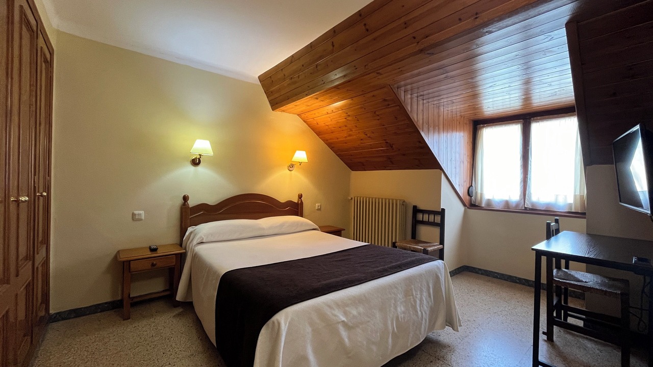 Photo of Bedroom in Les