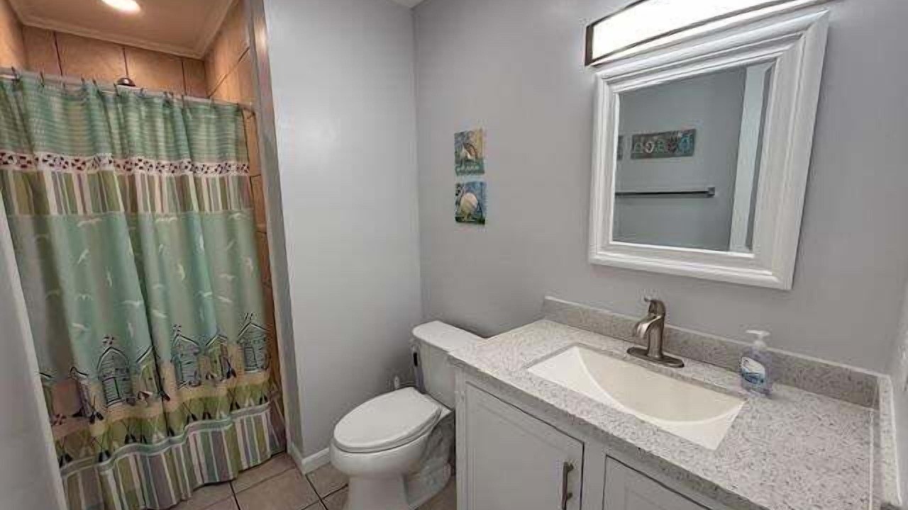 Photo of Bathroom in Garden City