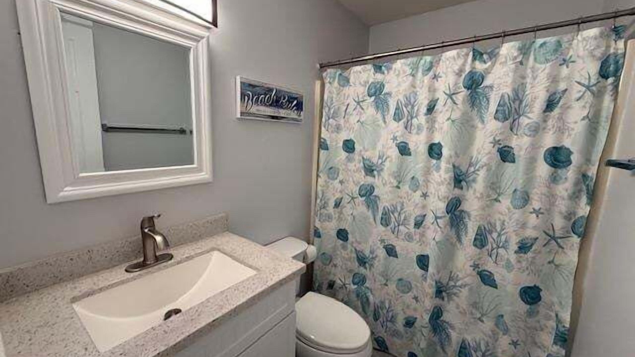 Photo of Bathroom in Garden City