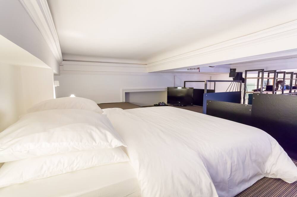 Photo of Bedroom in Griffon - Royale