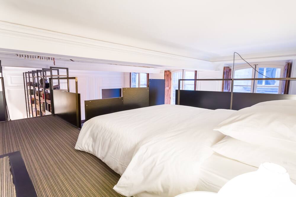 Photo of Bedroom in Griffon - Royale